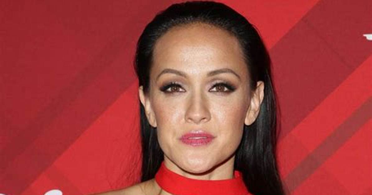 Crystal Lowe Net Worth 2024, Age, Height, Bio, Birthday, Wiki!
