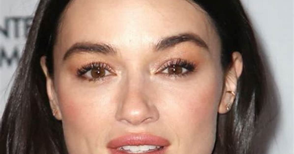 Crystal Reed Net Worth, Age, Height, Bio, Birthday, Wiki!