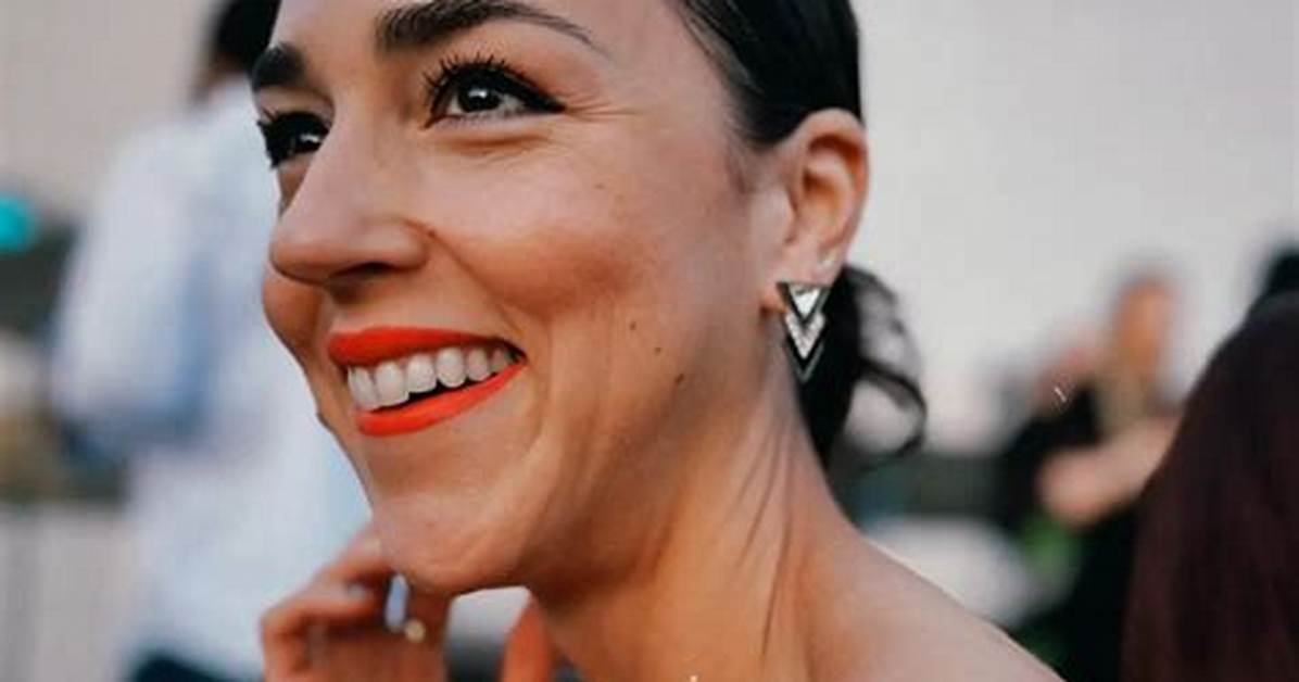 Cyrina Fiallo Net Worth, Age, Height, Bio, Birthday, Wiki!