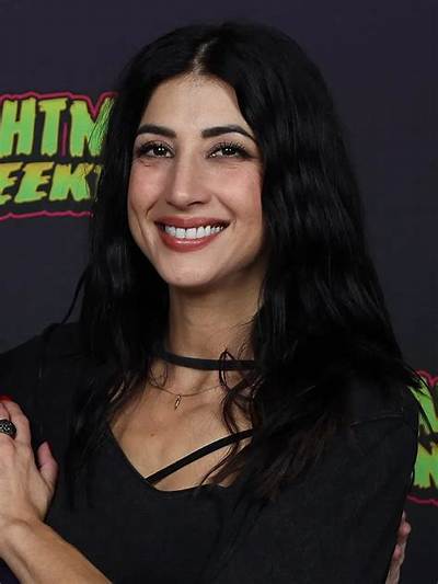 Dana Delorenzo Net Worth 2024, Age, Height, Bio, Birthday, Wiki!