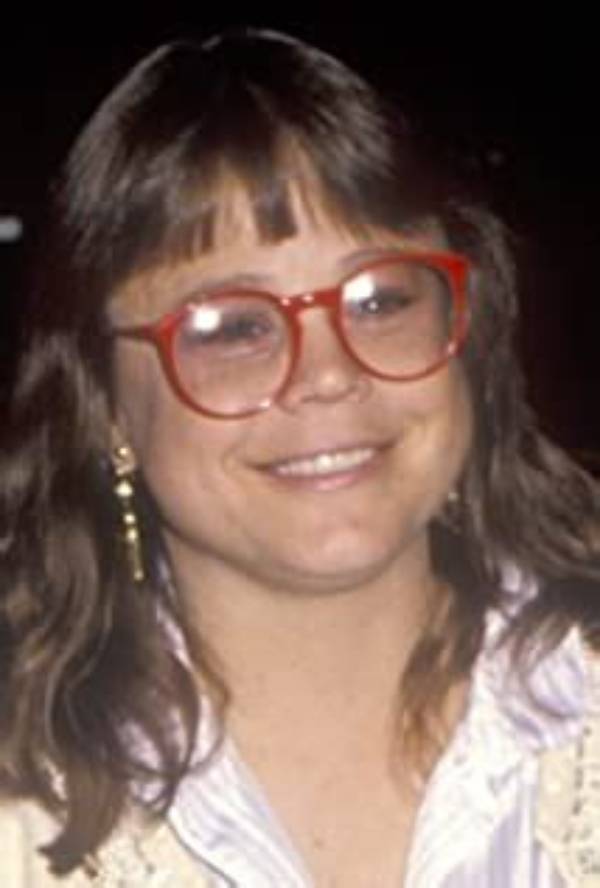 Dana Hill Net Worth, Age, Height, Bio, Birthday, Wiki!