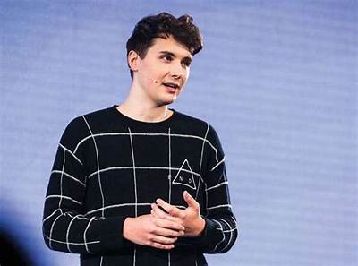 Daniel Howell Net Worth, Age, Height, Bio, Birthday, Wiki!