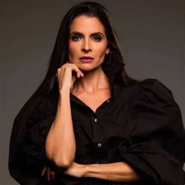 Daniela Bascope - Net Worth, Age, Height, Birthday, Bio, Wiki!
