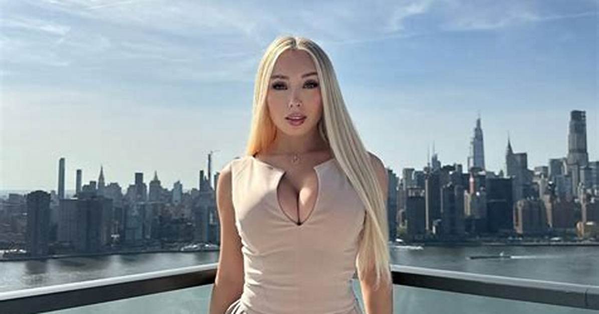 Daniella Ch%C3%A1Vez Net Worth Age Height Bio 400. Jpg