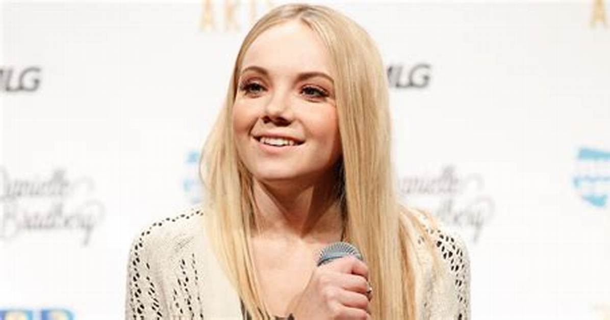 Danielle Bradbery Net Worth, Age, Height, Bio, Birthday, Wiki!