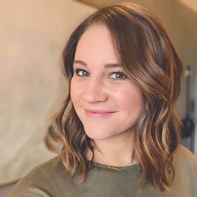 Danielle Busby Net Worth, Age, Height, Bio, Birthday, Wiki!