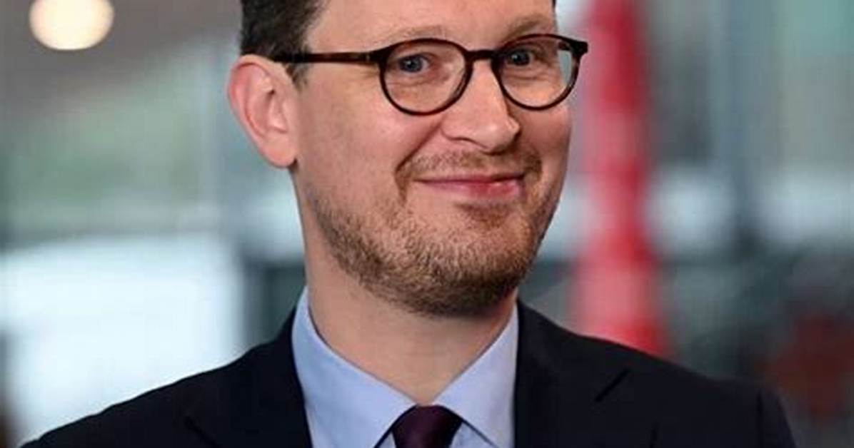 Darren Jones - Net Worth, Age, Height, Birthday, Bio, Wiki!