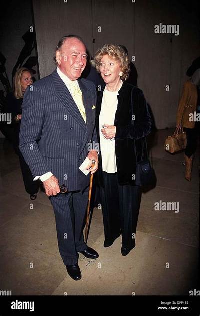 Darren Mcgavin Net Worth 2024, Age, Height, Bio, Birthday, Wiki!