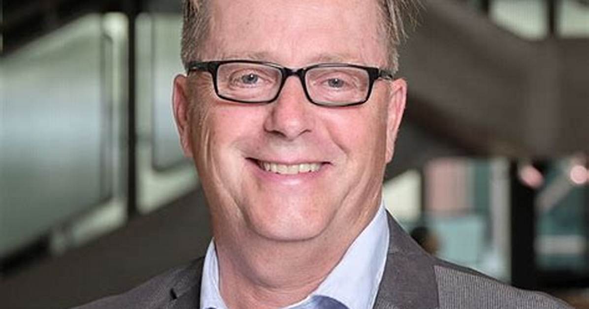 David Llewellyn-Smith - Net Worth, Age, Height, Birthday, Bio, Wiki!