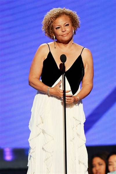 Debra L. Lee Net Worth, Age, Height, Bio, Birthday, Wiki!