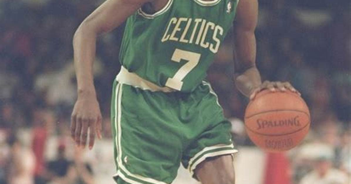 Dee Brown - Net Worth, Age, Height, Birthday, Bio, Wiki!