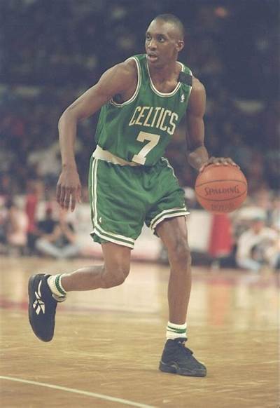 Dee Brown - Net Worth, Age, Height, Birthday, Bio, Wiki!