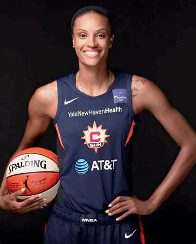 Dewanna Bonner Net Worth, Age, Height, Bio, Birthday, Wiki!