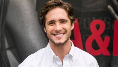 Diego Boneta Net Worth, Age, Height, Bio, Birthday, Wiki!