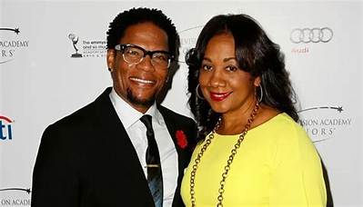 Dl Hughley Net Worth, Age, Height, Bio, Birthday, Wiki!