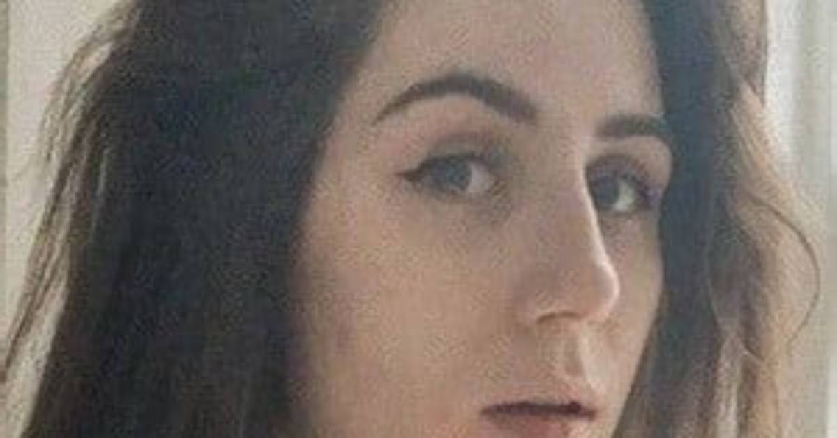Dodie Clark - Net Worth, Age, Height, Birthday, Bio, Wiki!
