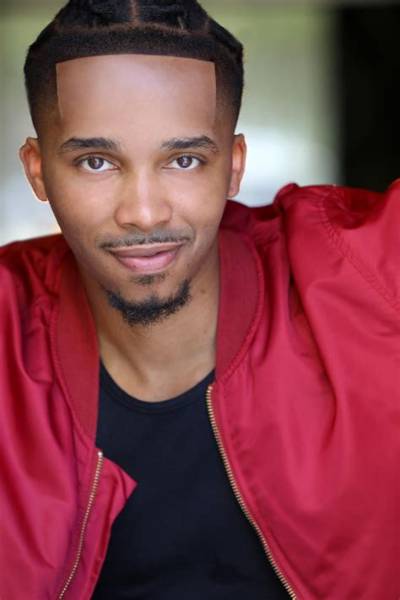Donis Leonard Jr. Net Worth, Age, Height, Bio, Birthday, Wiki!