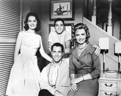 Donna Reed Net Worth, Age, Height, Bio, Birthday, Wiki!