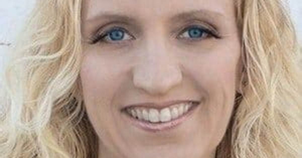 Donna Wolfe - Net Worth, Age, Height, Birthday, Bio, Wiki!