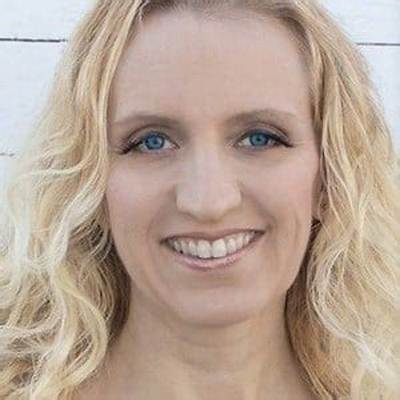 Donna Wolfe - Net Worth, Age, Height, Birthday, Bio, Wiki!