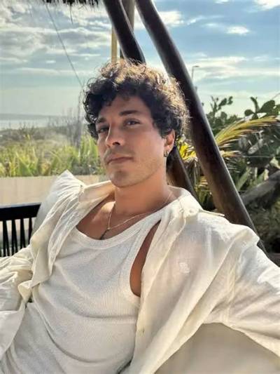 Douglas Sampaio - Net Worth, Age, Height, Birthday, Bio, Wiki!