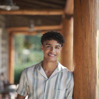 Drew Davis Net Worth, Age, Height, Bio, Birthday, Wiki!