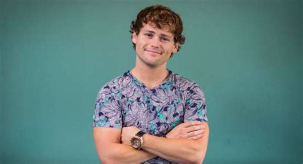 Drew Lynch Net Worth, Age, Height, Bio, Birthday, Wiki!
