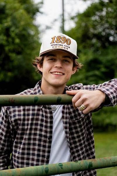 Dustin Delucchi Net Worth, Age, Height, Bio, Birthday, Wiki!