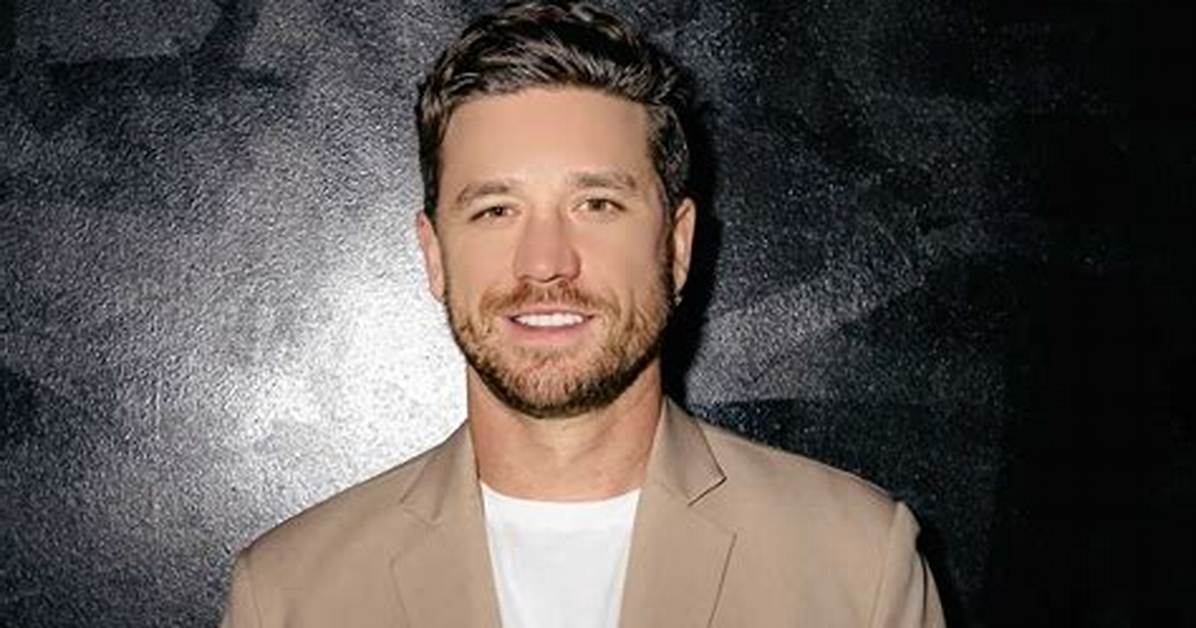 Dustin Dunnill - Net Worth, Age, Height, Birthday, Bio, Wiki!