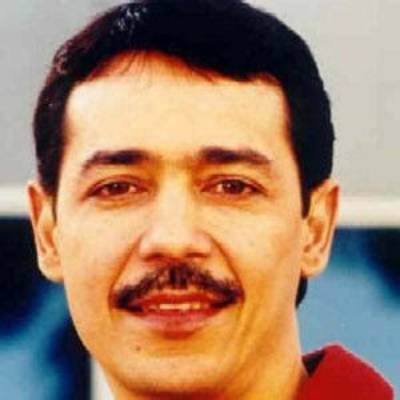 Eddie Santiago Net Worth, Age, Height, Bio, Birthday, Wiki!