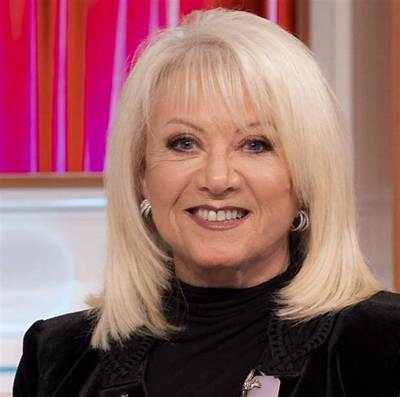Elaine Paige Net Worth, Age, Height, Bio, Birthday, Wiki!