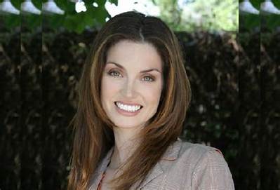 Elena Lyons Net Worth, Age, Height, Bio, Birthday, Wiki!