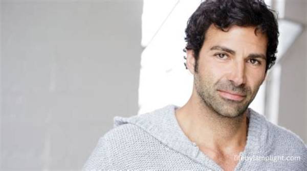 Elijah Alexander Net Worth, Age, Height, Bio, Birthday, Wiki!