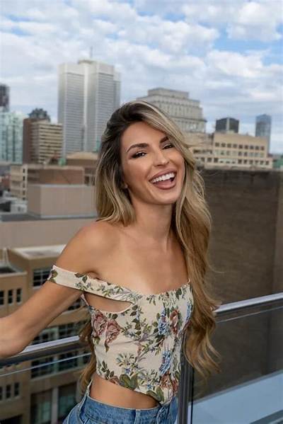 Elisabeth Rioux - Net Worth, Age, Height, Birthday, Bio, Wiki!