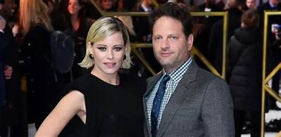Elizabeth Banks Net Worth, Age, Height, Bio, Birthday, Wiki!