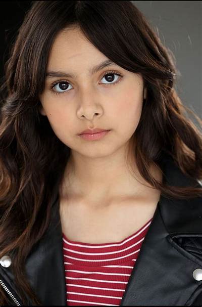 Elizabeth Phoenix Caro Net Worth, Age, Height, Bio, Birthday, Wiki!