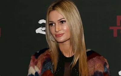 Ella Rose - Net Worth, Age, Height, Birthday, Bio, Wiki!