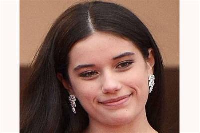 Ella Travolta Net Worth, Age, Height, Bio, Birthday, Wiki!
