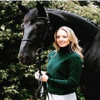 Ellen Whitaker Net Worth, Age, Height, Bio, Birthday, Wiki!