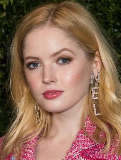 Ellie Bamber Net Worth, Age, Height, Bio, Birthday, Wiki!