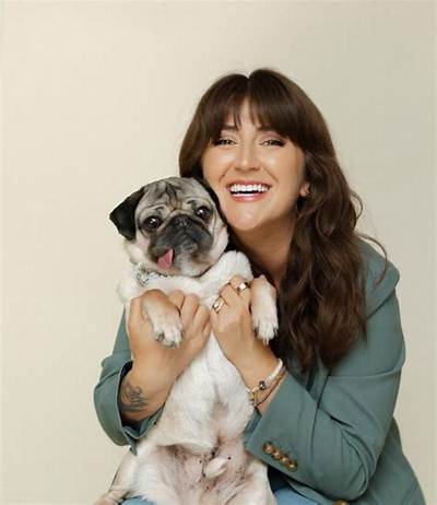 Ellie the Pug Net Worth 2024, Age, Height, Bio, Birthday, Wiki!