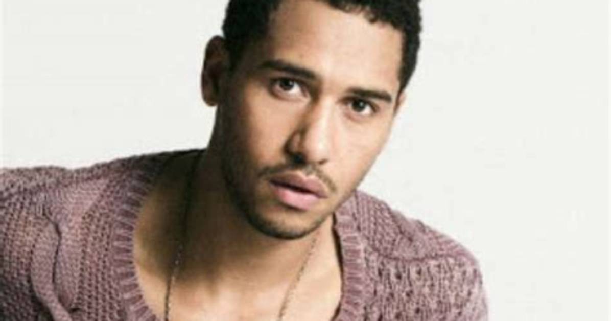 Elliot Knight Net Worth, Age, Height, Bio, Birthday, Wiki!
