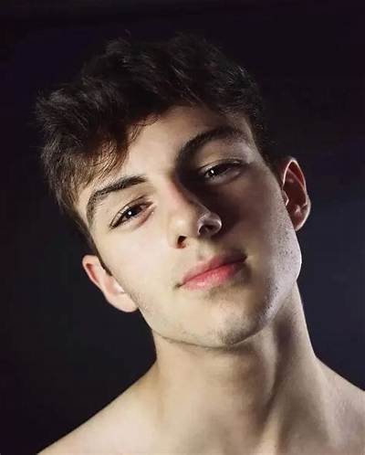 Elliott Hanna - Net Worth, Age, Height, Birthday, Bio, Wiki!