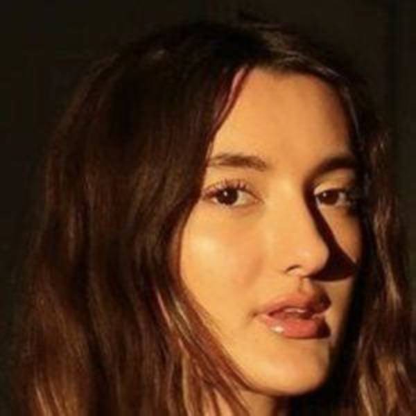 Eloise Fouladgar - Net Worth, Age, Height, Birthday, Bio, Wiki!