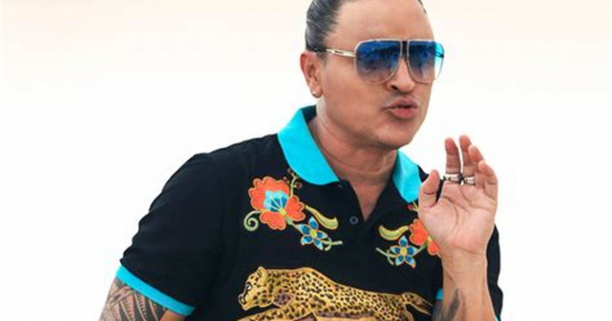Elvis Crespo Net Worth, Age, Height, Bio, Birthday, Wiki!