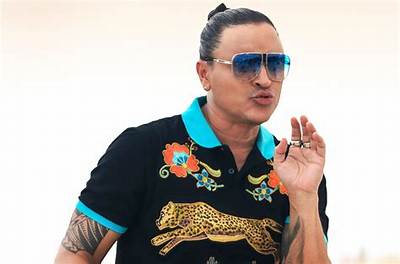 Elvis Crespo Net Worth, Age, Height, Bio, Birthday, Wiki!
