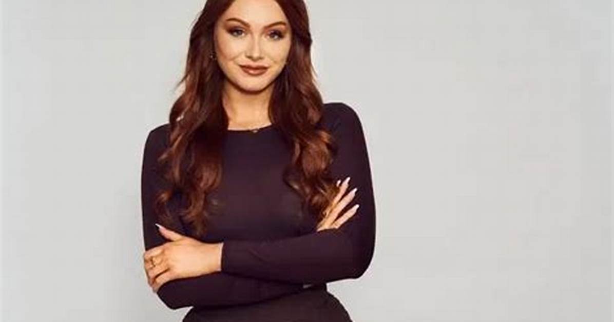 Elz the Witch - Net Worth, Age, Height, Birthday, Bio, Wiki!