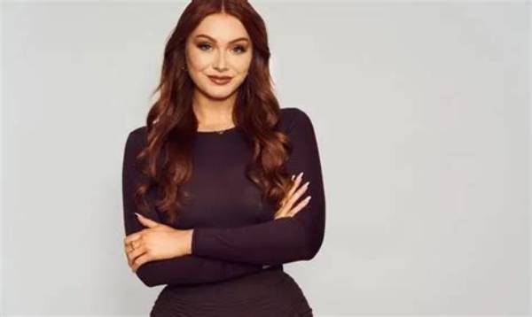 Elz the Witch - Net Worth, Age, Height, Birthday, Bio, Wiki!