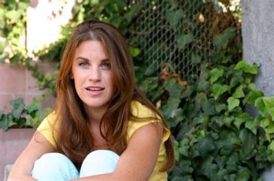 Emily Ann Lloyd - Net Worth, Age, Height, Birthday, Bio, Wiki!