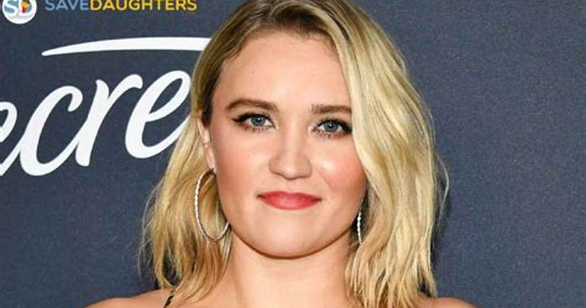 Emily Osment Net Worth, Age, Height, Bio, Birthday, Wiki!